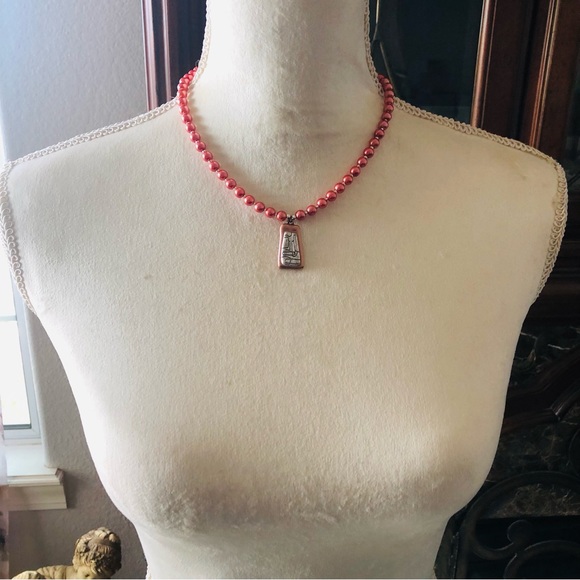 Handcrafted repurpose petroglyph style pendant Czech glass Pearl necklace - Picture 6 of 10